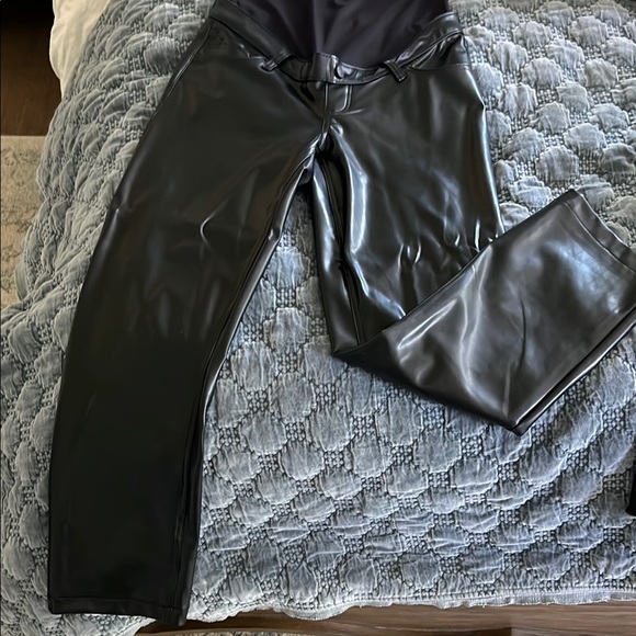 Abercrombie Maternity Black Faux Leather Pants - Picture 2 of 2